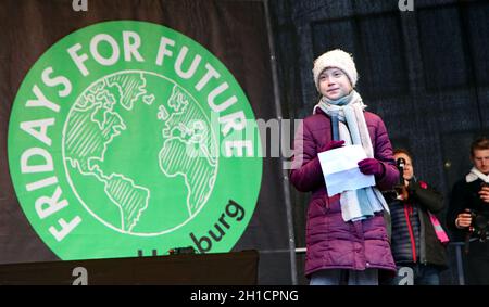 Venerdì per il futuro - l'attivista svedese per il clima Greta Thunberg partecipa alla dimostrazione ad Amburgo, Germania, 21 febbraio 2020 Foto Stock