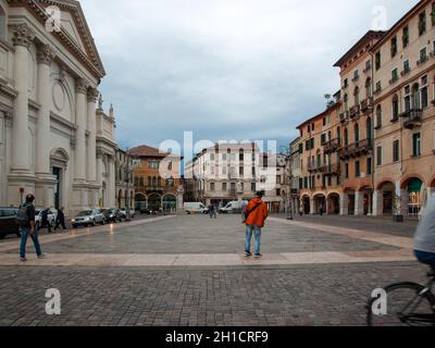 Bassano del Grappa, Italia - 6 Settembre 2019: Piazza Liberta ( Piazza della Libertà) a Bassano del Grappa. Italia Foto Stock