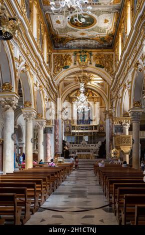 Matera, Italia - 15 Settembre 2019: dipinti e decorazioni in gli interni della cattedrale di Matera, Basilicata, Italia Foto Stock