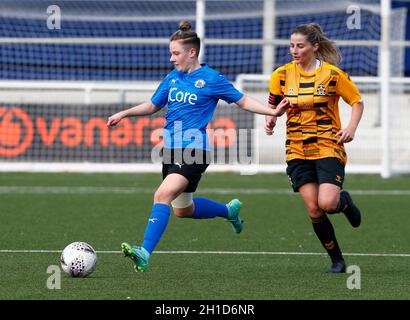 BILLERICAY, INGHILTERRA - OTTOBRE 17: George Horton di Billericay Town Ladies durante la fa Women's National League Division un sud-est tra Biller Foto Stock