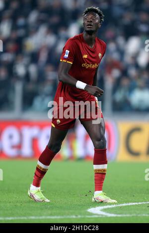 Tammy Abrahamo di AS Roma guarda su durante la serie Una partita tra Juventus FC e AS Roma Foto Stock