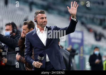 L'ex giocatore Andrea Barzagli della Juventus FC saluta i tifosi durante la serie A partita tra Juventus FC e AS Roma. Foto Stock