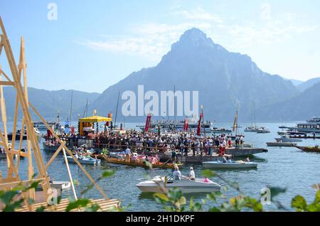 Fronteichnamsprozession auf dem Traunsee in Traunkirchen im Salzkammergut (Bezirk Gmunden, Oberösterreich, Österreich) - Seit dem Jahr 1632 wird die F Foto Stock