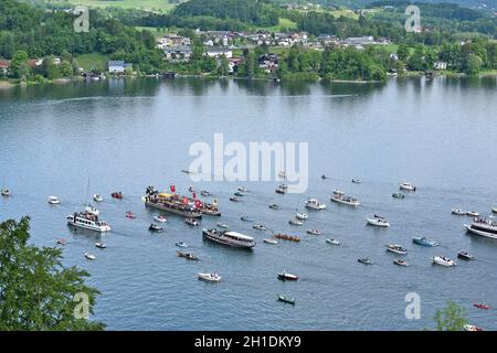 Fronteichnamsprozession auf dem Traunsee in Traunkirchen im Salzkammergut (Bezirk Gmunden, Oberösterreich, Österreich) - Seit dem Jahr 1632 wird die F Foto Stock