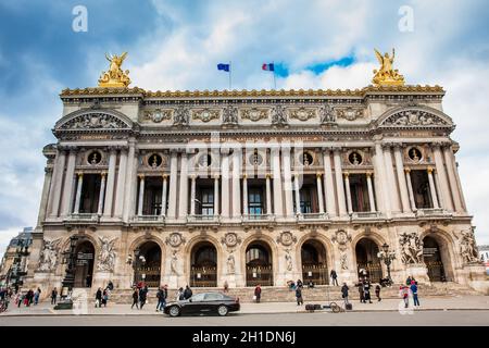 Parigi, Francia - Marzo 2018: accademia nazionale di musica anche chiamato Opera Garnier in una fredda giornata invernale in Parigi Francia Foto Stock