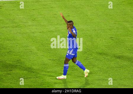 Bogota, Colombia. 17 ottobre 2021. Felipe Roman de Millonarios celebra il traguardo nel classico capitale tra Independiente Santa Fe e Millonarios allo stadio Nemesio Camacho El Campin di Bogota (Credit Image: © Daniel Garzon Herazo/ZUMA Press Wire) Foto Stock