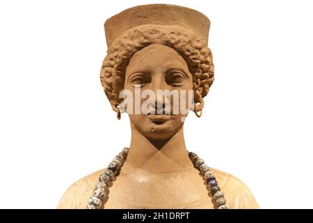 Barcellona, Spagna - 27 dicembre 2019: La dea Cartaginese Tanit. Busto guarnito con gioielli. Museo catalano di Archeologia, Barcellona, Spagna Foto Stock