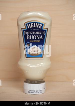 PITTSBURGH, USA - CIRCA APRILE 2020: Bottiglia di maionese Heinz Foto Stock