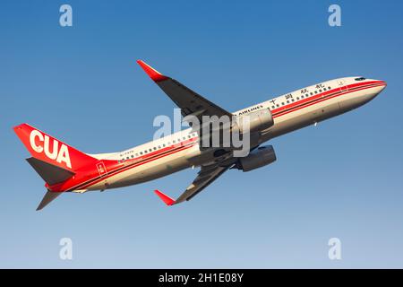 Tianjin, Cina – 29 settembre 2019: China United Airlines CUA Boeing 737-800 aereo all'aeroporto di Tianjin (TSN) in Cina. Boeing è un aircra americano Foto Stock