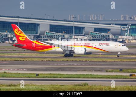 Guangzhou, Cina – 25 settembre 2019: Hainan Airlines Boeing 787-9 aereo Dreamliner all'aeroporto di Guangzhou Baiyun (CAN) in Cina. Boeing è un Ameri Foto Stock