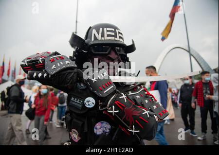 I fan di ANIME cosplay i loro personaggi preferiti durante il primo giorno del DIVANO (Salon del Ocio y la Fantasia) 2021, una fiera rivolta al pubblico geek Foto Stock