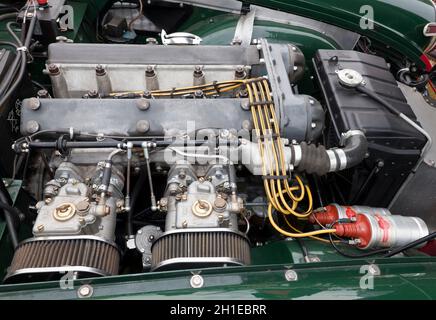 Primo piano del motore di un 1960, Triumph TRS 'abrina' (927HP), in mostra al London Classic Car Show 2021 Foto Stock
