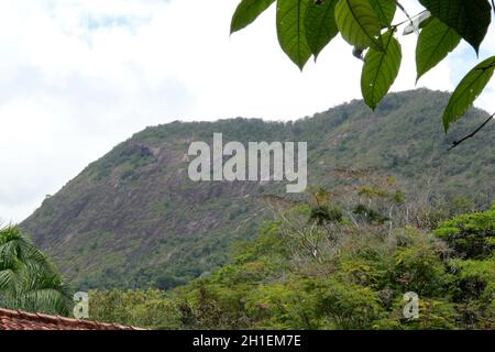 porto Seguro, bahia / brasile - 20 ottobre 2014: Veduta del Monte Pascoal, situato nel Parco Nazionale del Monte Pascoal nel comune di Porto Seguro Foto Stock