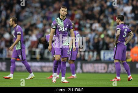 Newcastle, Regno Unito. 17 ottobre 2021. Eric Dier di Tottenham durante la partita della Premier League al St. James's Park, Newcastle. Il credito d'immagine dovrebbe leggere: Simon Bellis/Sportimage Credit: Sportimage/Alamy Live News Foto Stock