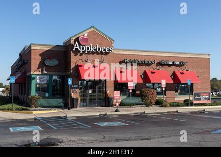 Frankfort - circa Ottobre 2021: Applebee's Neighborhood Grill and Bar Ristorante informale. Applebee's è una filiale di Dine Brands Global. Foto Stock