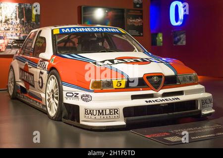 Torino, Italia - 13 agosto 2021: L'Alfa Romeo 155 V6 ti presentato al Museo Nazionale dell'Automobile (MAUTO) di Torino. Foto Stock