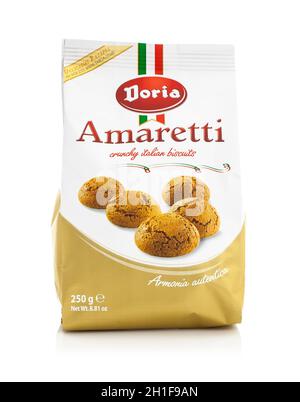 SWINDON, UK - 10 AGOSTO 2014: Pacchetto di biscotti italiani Doria Amaretti su sfondo bianco Foto Stock
