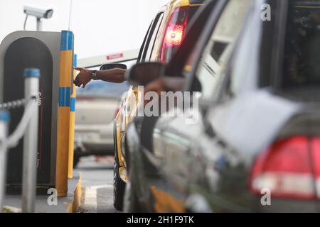 salvador, bahia / brasile - 25 maggio 2015: Ingresso parcheggio centro commerciale nella città di Salvador. *** Local Caption *** Foto Stock