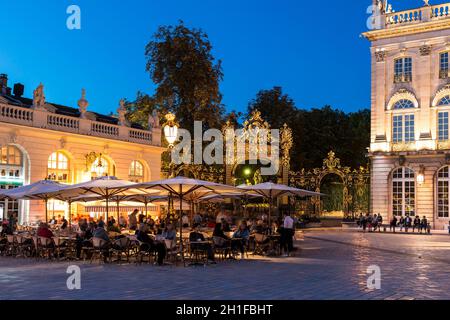 FRANCIA. MEURTHE-ET-MOSELLE (54). NANCY. STANISLAS PLACE. IN EVIDENZA: DESIGN: MARC ALBOUY E PIERRE-YVES CAILLAULT. INSTALLAZIONE: CITEOS Foto Stock