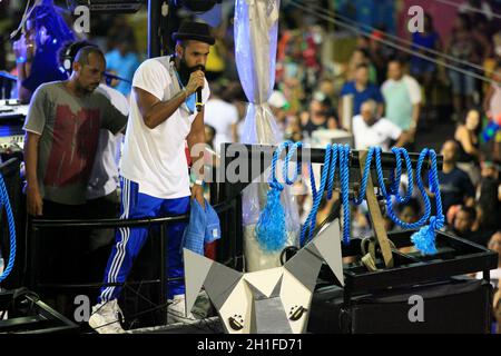 salvador, bahia / brasile - 24 febbraio 2017: Band Baiana System è visto durante la performance a Carnival nella città di Salvador. *** Local Caption *** Foto Stock