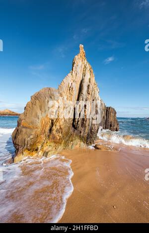 Paesaggio idilliaco in spiaggia Mexota, Asturias, Spagna. Foto Stock