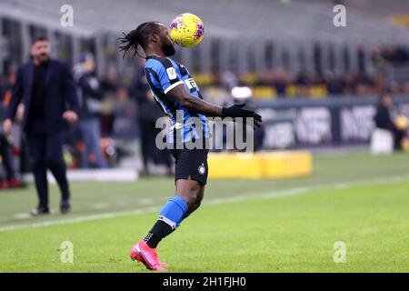 Milano, Italia. 12th febbraio 2020 . Coppa Italia semifinale prima tappa . Fc Internazionale Vs Ssc Napoli. . Victor Mosè del FC Internazionale. Foto Stock