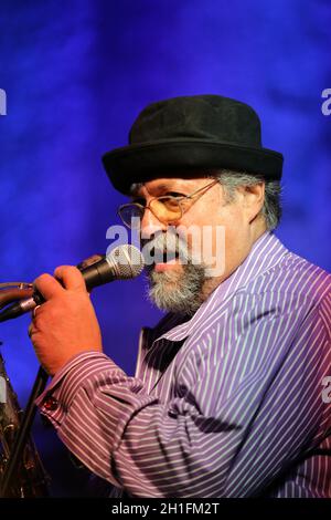 WIELICZKA, Polonia - 2 Novembre 2015: John Scofield e Joe Lovano Quartet riproduzione di musica dal vivo presso il Jazz Cracovia il giorno della commemorazione di tutti i defunti Festival nella Wielic Foto Stock