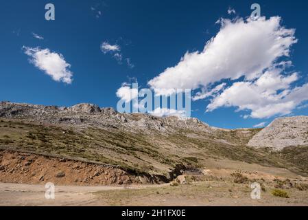 Paesaggio naturale nelle montagne di Palencia, Castilla y Leon, Spagna. Foto Stock