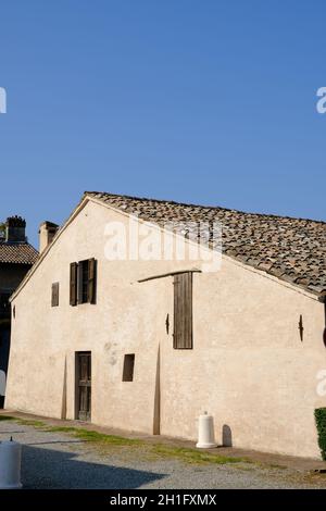 Facciata della casa colonica di Giuseppe Verdi. Luogo di nascita del musicista italiano Giuseppe Verdi nel borgo di Roncole di Busseto (Parma). Il casale ha Foto Stock