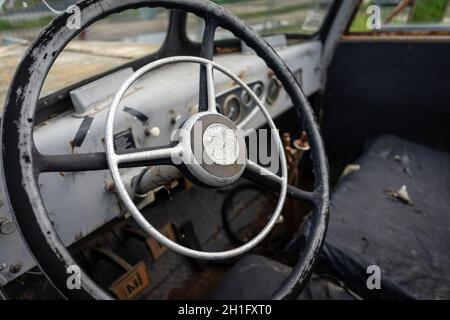 Berlino - Aprile 27, 2019: Shabby interno della Maxim camion dei pompieri. Foto Stock