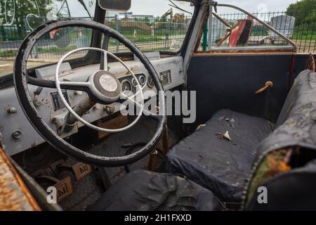 Berlino - Aprile 27, 2019: Shabby interno della Maxim camion dei pompieri. Foto Stock