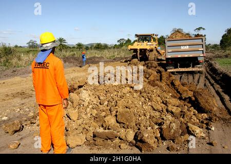 Ipiau, bahia / brasile - 10 agosto 2011: Lavoratori sono visti durante la costruzione di Ferrovia Integração Oeste Leste - Fiol - nel comune di i Foto Stock