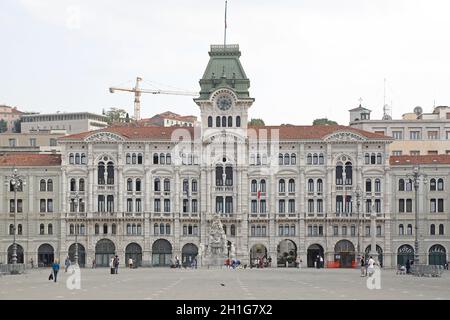 Trieste, Italia - 13 ottobre 2014: Palazzo del Municipio in Piazza dell'unità d'Italia a Trieste. Foto Stock