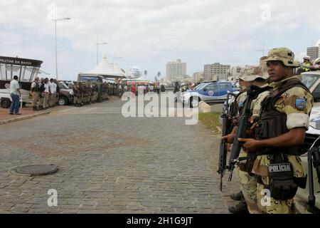 salvador, bahia / brasile - 14 dicembre 2012: Agenti della polizia militare di Bahia sono visti durante la cerimonia di presentazione dell'operazione estiva Foto Stock