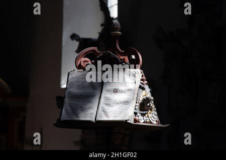 Unesco Weltkulturerbe Schloss und ehemaliges Kloster Corvey - Messbuch in der Pfarrkirche St. Stephanus und St. Vitus, Höxter, Nordrhein-Westfalen, D. Foto Stock