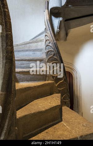 Graz, Austria. Agosto 2020. Dettaglio della doppia scala elicoidale a chiocciola costruita nel 1499 situata nel cortile interno dei palazzi dell'ex i Foto Stock