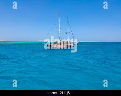 Baia con acqua blu in Ras Mohammed Parco Nazionale in Egitto Foto Stock