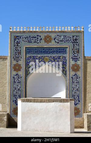 Porta della sala del trono, fortezza di Ark, Bukhara, Buxoro, Uzbekistan, Asia centrale Foto Stock