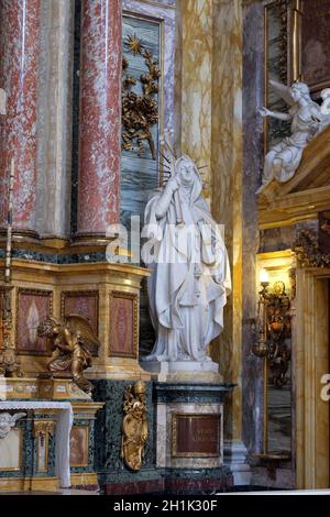 Interno della Basilica dei Santi Ambrogio e Carlo al corso, Roma, Italia Foto Stock