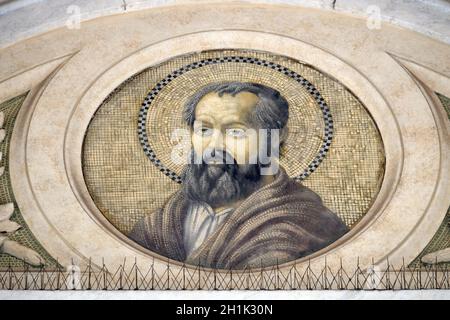 San Filippo Apostolo, mosaico nella basilica di San Paolo fuori le Mura a Roma, Italia Foto Stock