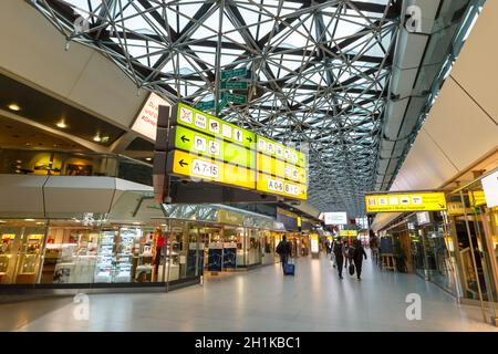Berlino, Germania - 27 ottobre 2020: Berlino Tegel TXL Airport Terminal edificio in Germania. Foto Stock