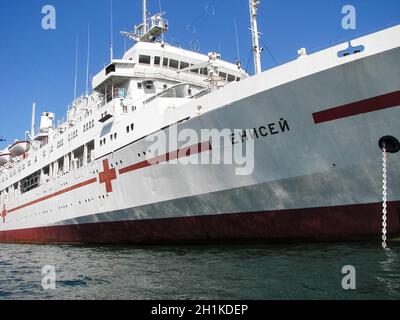 Repubblica di Crimea, Sevastopol - 28 luglio 2019: Nave ospedale Yenisei, flotta del Mar Nero. Foto Stock