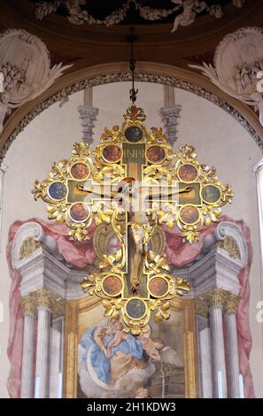 Crocifisso di Giunta Pisano, altare maggiore della Basilica di San Petronio a Bologna Foto Stock