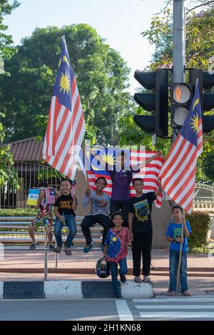 George Town, Penang/Malaysia - 31 2017 agosto: I bambini patriottici si divertono con la festa nazionale. Foto Stock