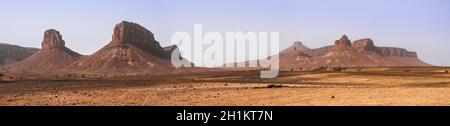 Formazione rocciosa nel Sahara, vicino al lago salato Iriki, Marocco, Africa. Foto Stock