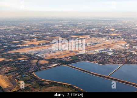 Londra, Regno Unito - 1 agosto 2018: Panoramica aerea dell'aeroporto Heathrow di Londra nel Regno Unito. Foto Stock