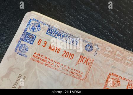 Timbro del passaporto colombiano per l'ingresso nel paese Foto Stock