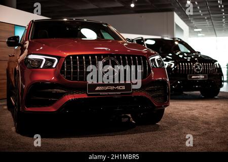 Stoccarda, Germania - 8 agosto 2020: Mercedes Benz AMG in showroom. Foto Stock