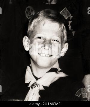 1965 ca, USA : le celebrate PORTE DI BILL ( bo​rn a Seattle, 28 ottobre 1955​ ), quando era un ragazzo di 10 anni in un gruppo Boys Scouts. American business magnate , investitore e titolare di media fondatore di WINDOWS MICROSOFT Company . Fotografo sconosciuto .- INFORMATICA - INFORMATICA - INFORMATICA - INFORMATICA - INFORMATICA - informatica - informatica - INVENTORE - STORIA - FOTO STORICHE - TYCOON - personalità da bambino bambini da giovane - personalità quando era giovane - INFANZIA - INFANZIA - BAMBINO - BAMBINO - bambini - BAMBINI - sorriso - sorriso --- ARCHIVIO GBB Foto Stock