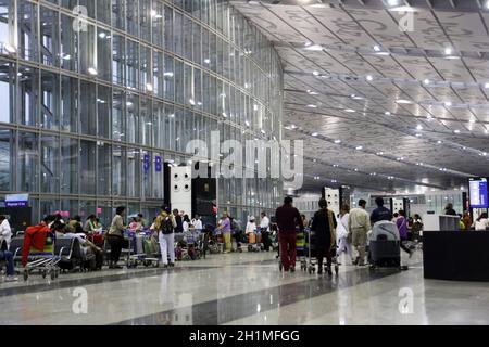 Il nuovo terminal delle partenze internazionali dell'aeroporto di Kolkata, India Foto Stock